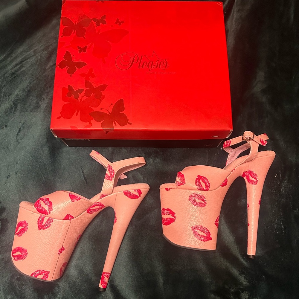 Pleaser: Pink kisses 8 inch size 8